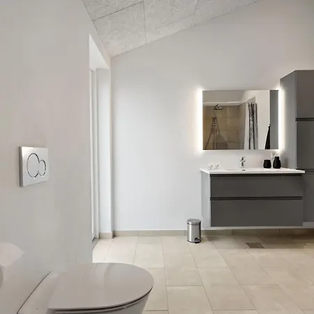 4 Bedroom Gorgeous In Tarm