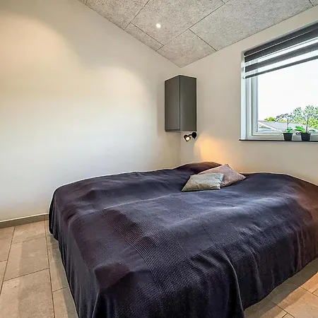 4 Bedroom Gorgeous In Holiday home Tarm