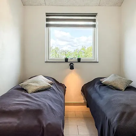 4 Bedroom Gorgeous In Holiday home Tarm