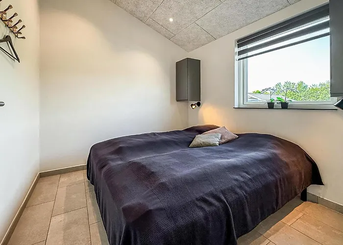 4 Bedroom Gorgeous In Dom wakacyjny Tarm