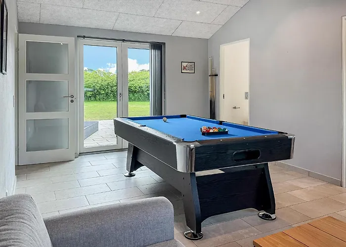 4 Bedroom Gorgeous In Dom wakacyjny