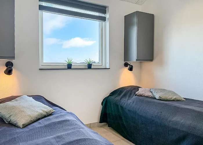 4 Bedroom Gorgeous In Dom wakacyjny